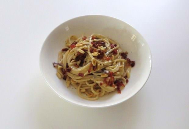 Spaghetti al gorgonzola e radicchio trevigiano