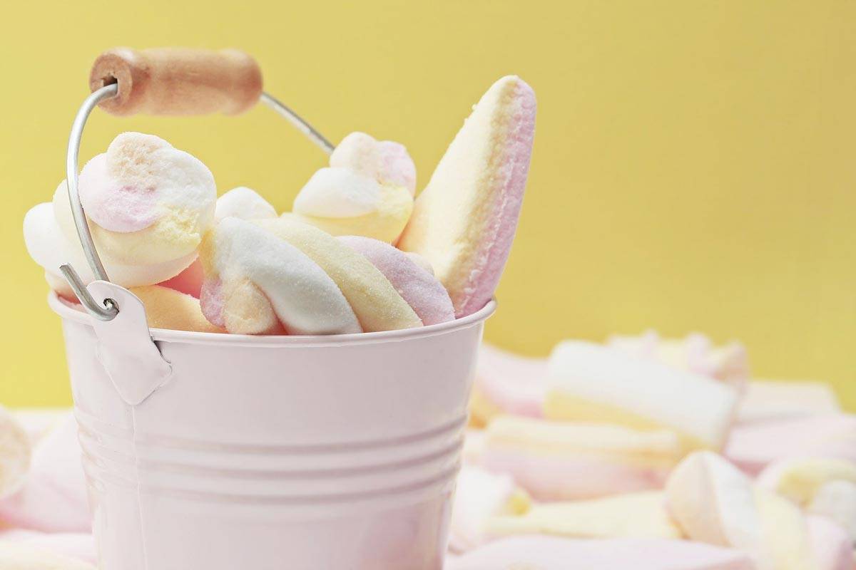 I marshmallow si possono fare in casa con pochi e semplici ingredienti: ecco come