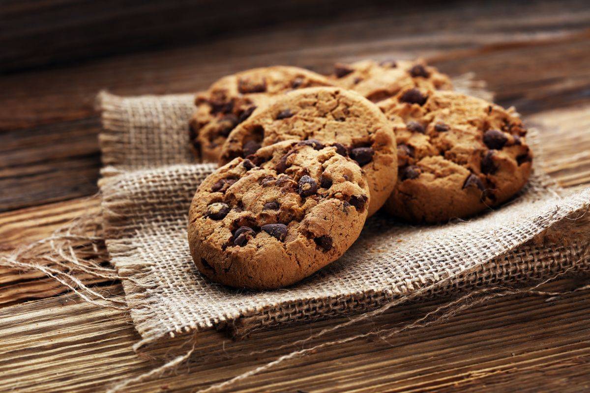 Cookies americani: come fare i biscotti con gocce di cioccolato