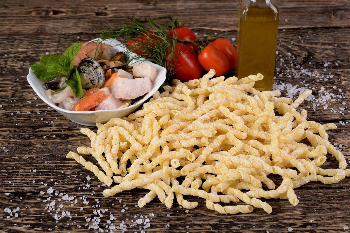 Se amate la pasta fatta in casa dovete provare questo formato tipico siciliano: le busiate!