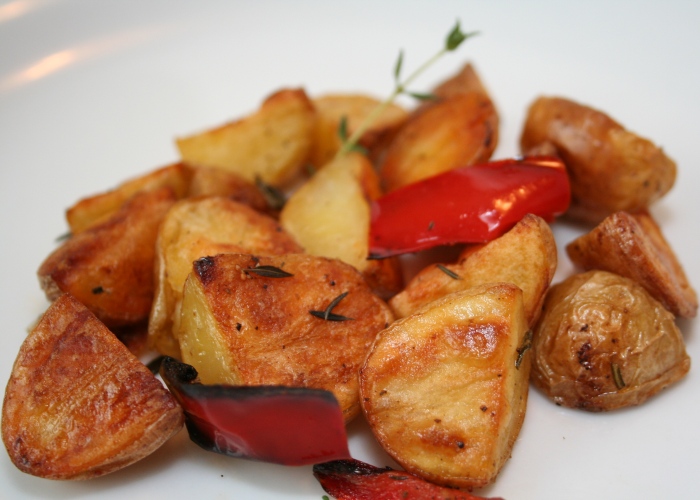 Peperoni e patate al forno