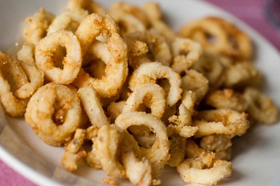Anelli di calamaro fritti con panure al curry
