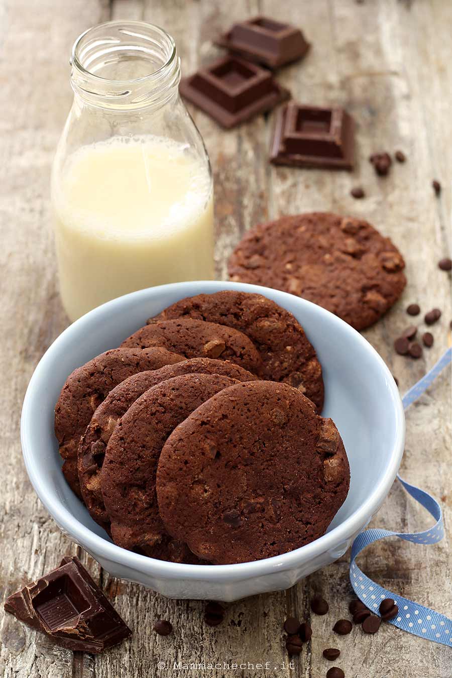 Cookies al cacao e cioccolato fondente