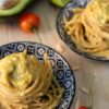 Spaghetti con pesto di avocado