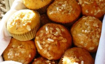 Muffin con muesli, vaniglia e confettura di lampone